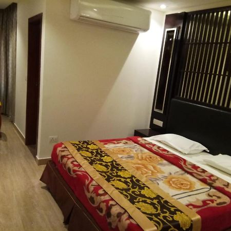 Hotel New Anand Palace Alīgarh Zewnętrze zdjęcie